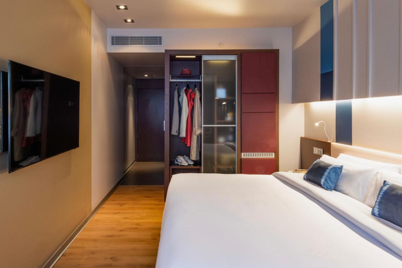 Voco Madrid Retiro By Ihg Hotel Bagian luar foto