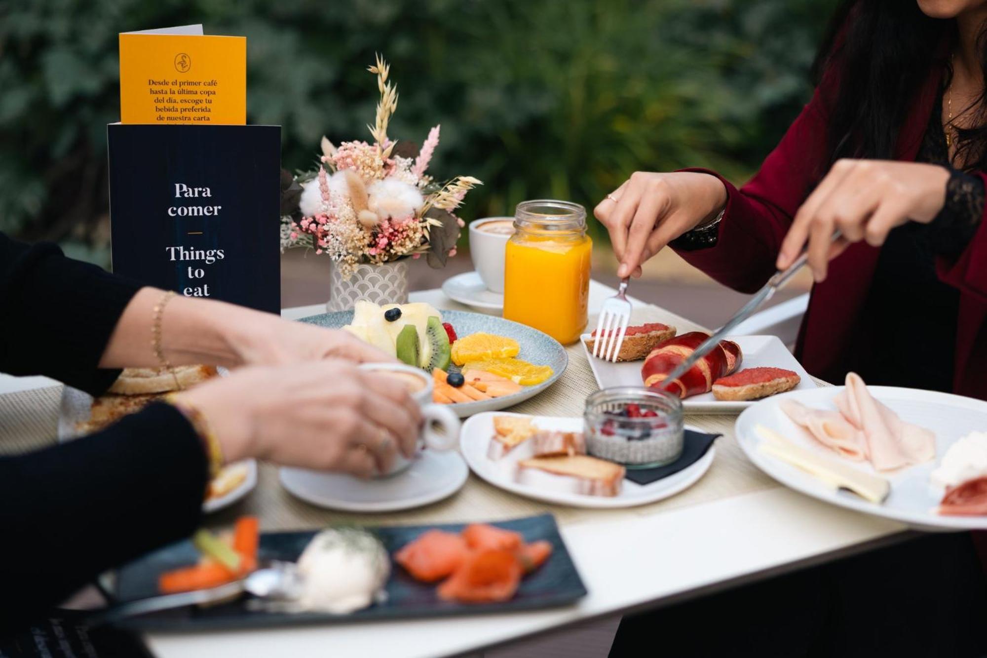 Voco Madrid Retiro By Ihg Hotel Bagian luar foto